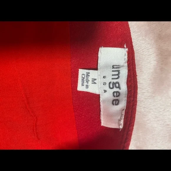 Boutique red embroidered floral skirt - Picture 2 of 8